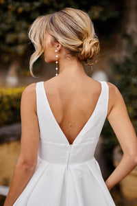 V Shape Open Back Design of Ivory White Satin Wedding Gown with V Neckline, A-line Skirt and Front Slit